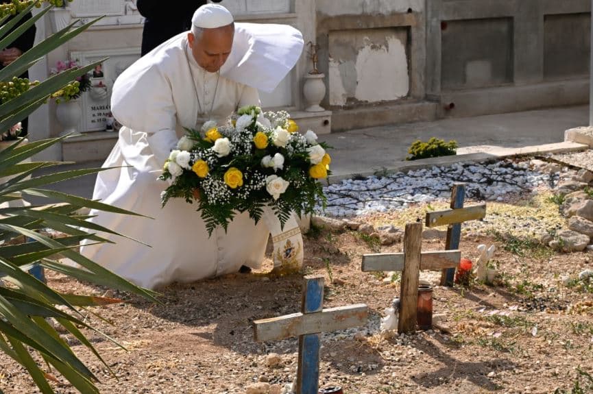 Papa Leoni XIV viziton Lampedusën dhe bën thirrje për mbrojtjen e migrantëve: Meritojnë dinjitet, jo indiferencë