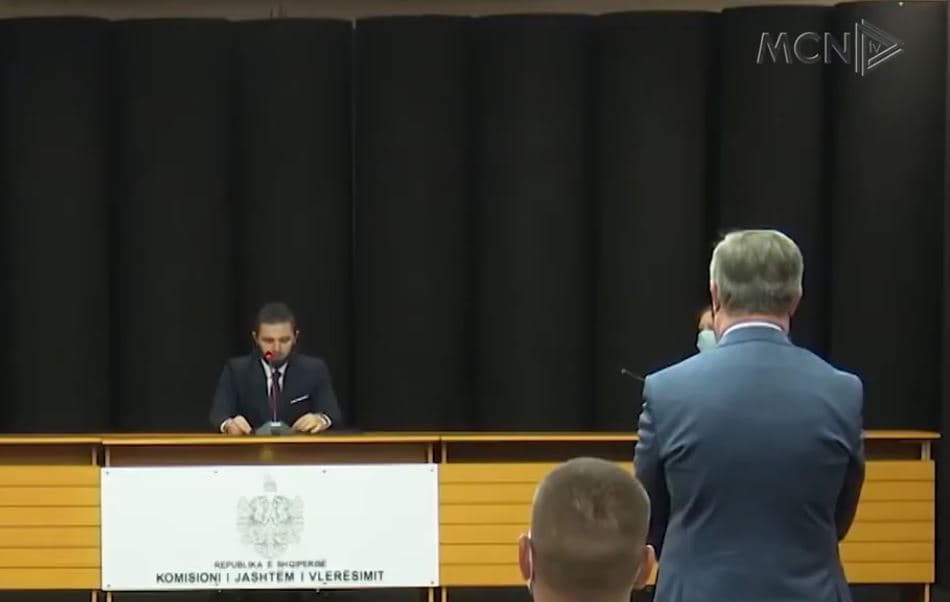 Vetingu në polici, vetëm dy të përjashtuar/ Ekspertët: Proces farsë, zyrtarë të inkriminuar dhe korruptuar (VIDEO)