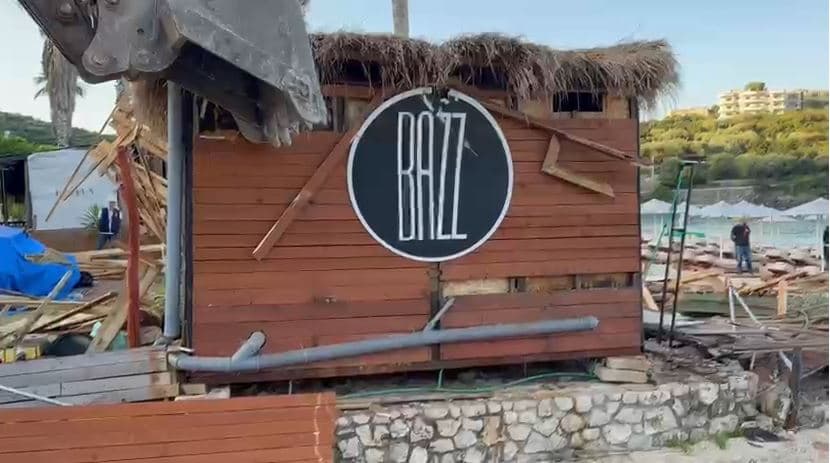 IKMT shemb një beach bar pa leje në Jalë, kontrollet do të vijojnë përgjatë bregdetit