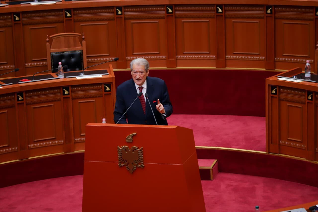 Reforma territoriale/ Berisha: Rama vazhdon projektin e shpopullimit, reduktim në 25 bashki