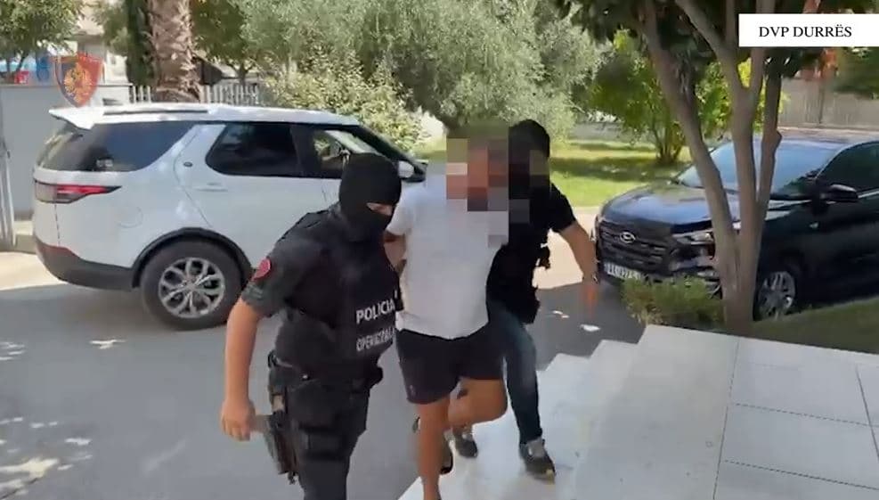 Arrestohen në Shqipëri dy persona të shpallur në kërkim ndërkombëtar për trafik droge e krime të tjera