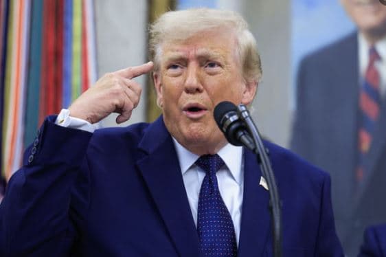Trump pranon ndërhyrjen te FIFA: Kërkova rishikimin e kartonit të kuq për Balogun