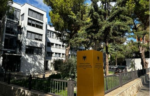 Gjykata e Shkallës së Parë Tiranë ndryshon orarin e sporteleve gjatë verës