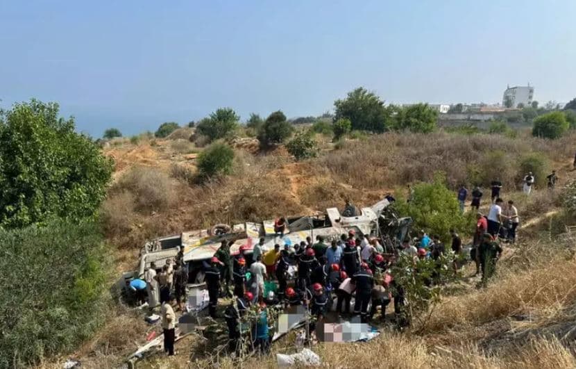 Autobusi del nga rruga në Algjeri, 25 të vdekur dhe dhjetëra të plagosur