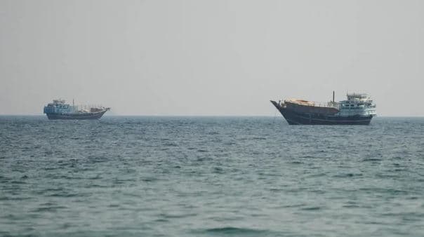 SHBA pretendon kontroll mbi sigurinë e Hormuzit, Trump paralajmëron tarifa 20% për transportet
