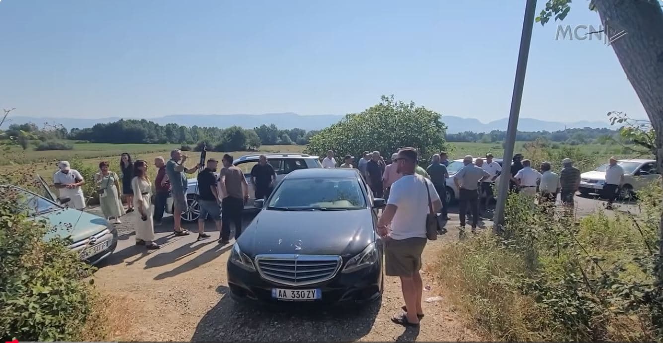 4 fshatra në protestë për rrugën. Ishëm, banorët kërkojnë ndalimin e mjeteve të tonazhit të rëndë