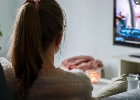 Qëndrimi ulur mbi 30 minuta pa ndërprerje lidhet me rrezik më të lartë të vdekjes nga kanceri