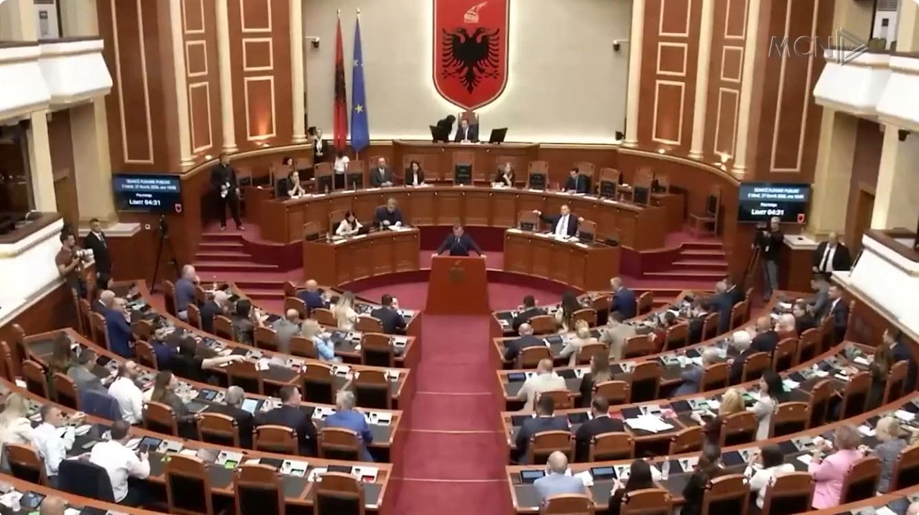 PD dërgon në Kushtetuese marrëveshjen me SHBA. Bardhi: Kuvendi dhe qeveria, 7 shkelje kushtetuese