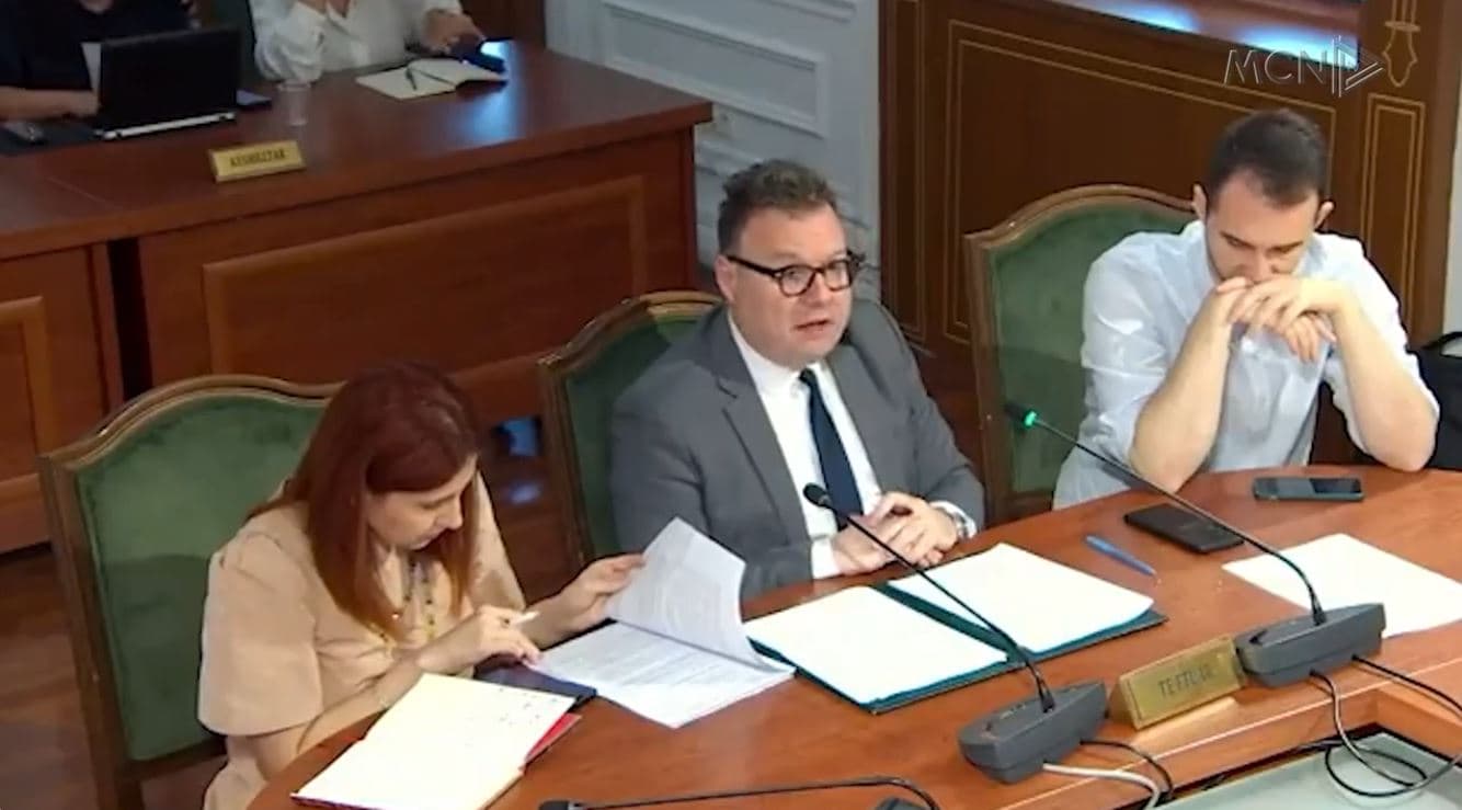 Toka bujqësore për fermerët apo investitorët? PD: Po favorizoni impiantet fotovoltaike dhe eolike