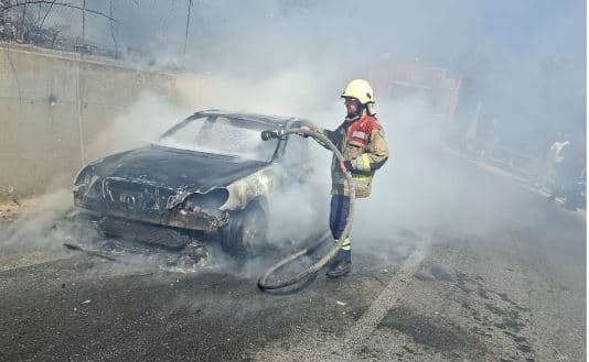 Merr flakë një automjet në Vlorë