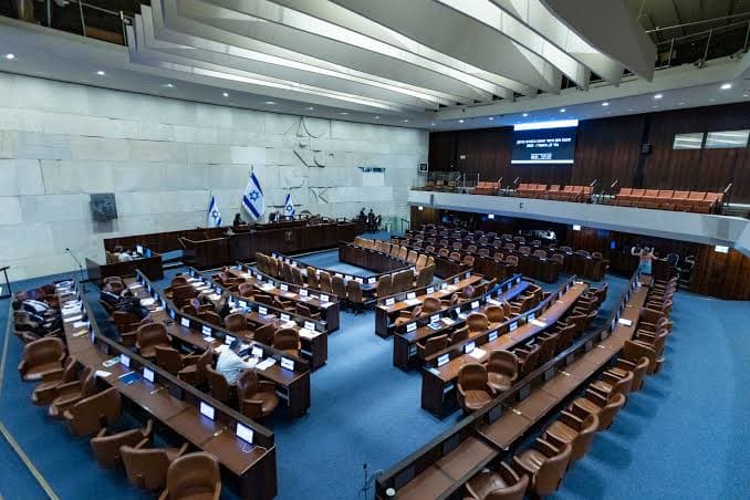 Shpërndahet parlamenti izraelit. Gati për zgjedhjet parlamentare të 27 tetorit