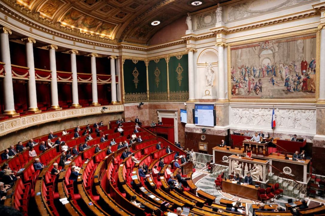 Parlamenti francez miraton projektligjin historik për vdekjen e asistuar