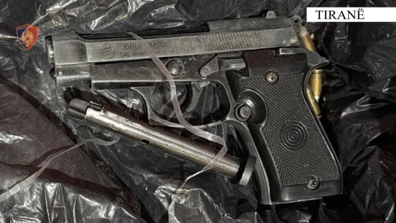 I gjendet pistoletë me fishekë në banesë, arrestohet 43-vjeçari në Bërxullë