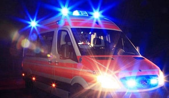 Plagosje me thikë në Fushë-Krujë, 22-vjeçari dërgohet me urgjencë te Trauma