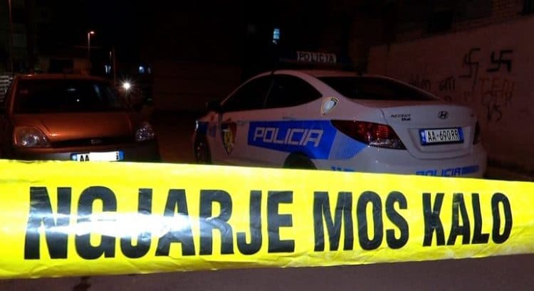 Sarandë, plagoset me armë zjarri një 50-vjeçar