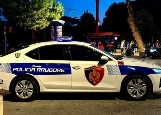 Vrasje në Vorë/ Ekzekutohet me armë zjarri 50-vjeçari teksa po hynte në banesë, policia në kërkim të autorëve