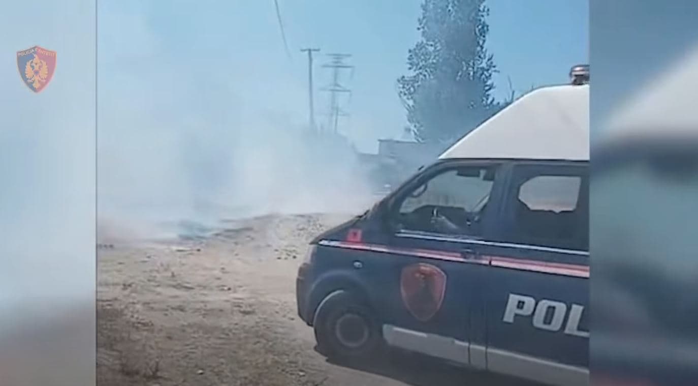     Tre raste zjarrvëniesh në Kavajë, Vorë e Mallakastër/ Policia arreston dy persona, procedon një tjetër
