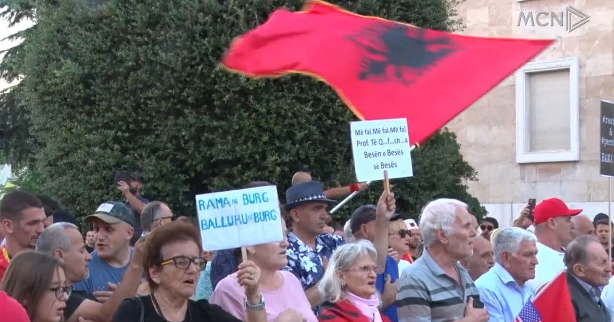 Nuk ka "Besë" për Ramën, 55 ditë protestë kundër kryeministrit (VIDEO)