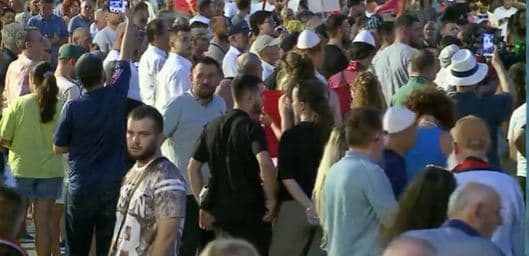 Dita e 52-të e protestës, qytetarët mblidhen para Kryeministrisë