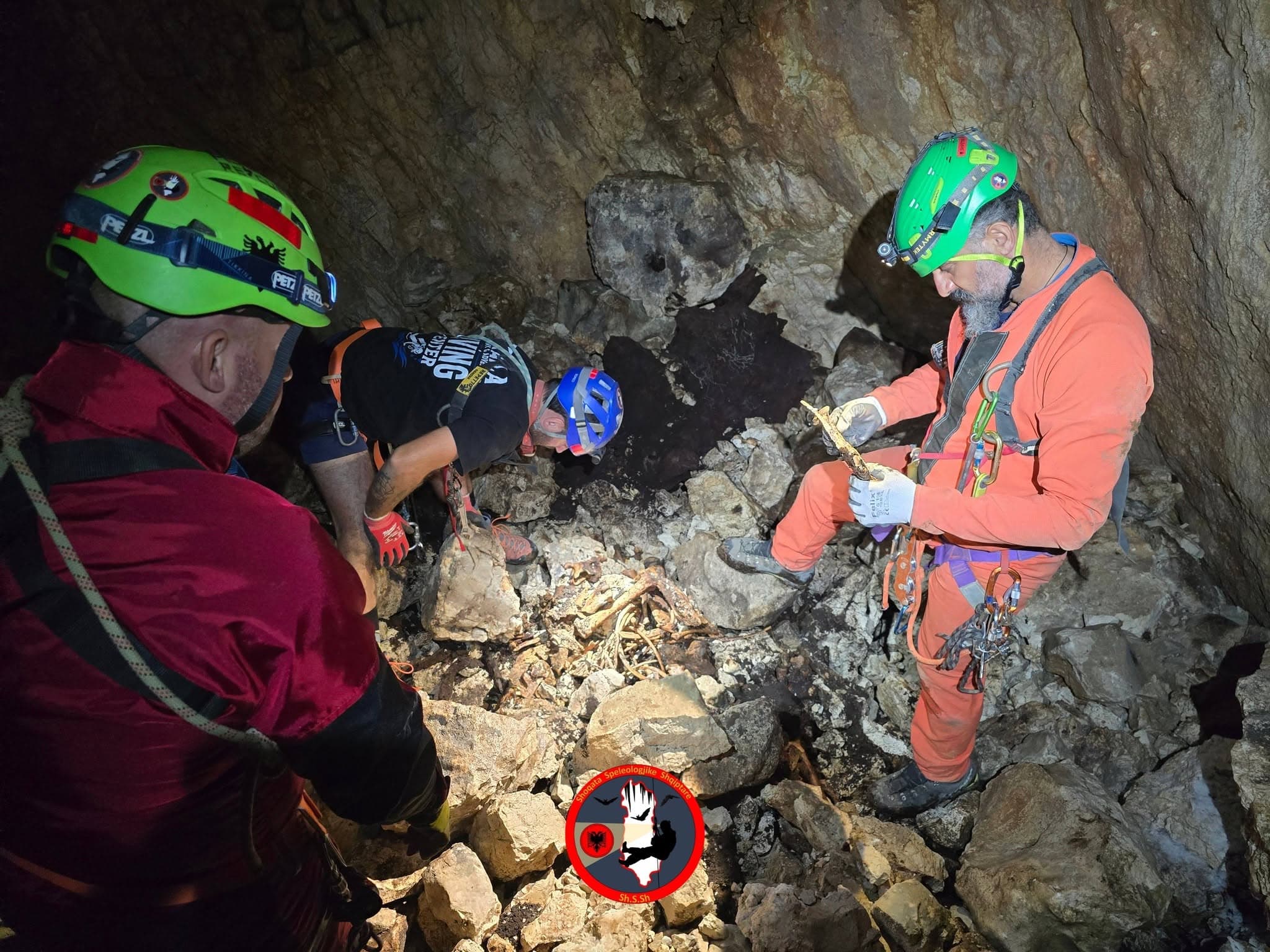 Zbulim në zemër të Llogarasë/ Eksplorohet shpella 70 metra e thellë "Sterra e Kujunxhiut"