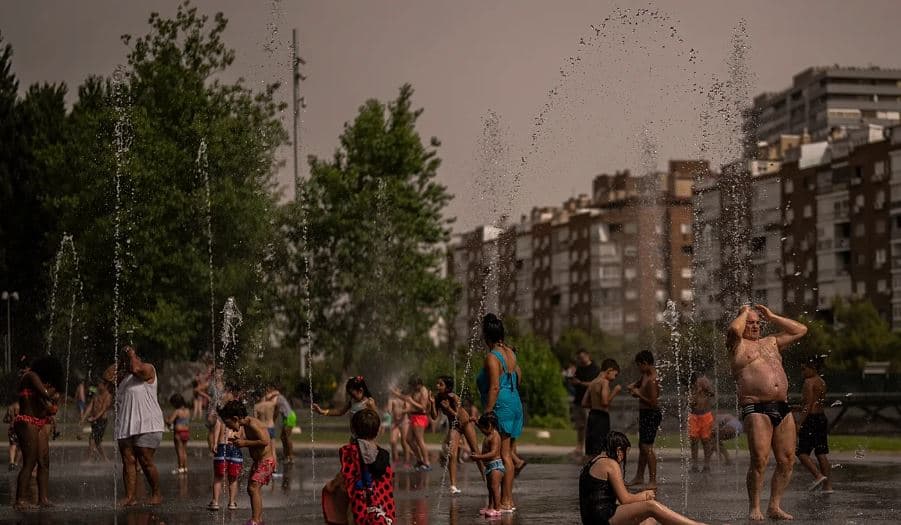 Spanja përvëlohet nga vala e tretë e të nxehtit/ Temperaturat drejt 45°C, alarm për rreziqe ekstreme