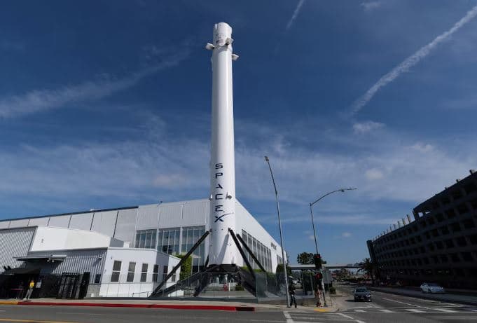 SpaceX fiton kontratë 1.6 mld dollarëshe nga Pentagoni për 18 misione hapësinore