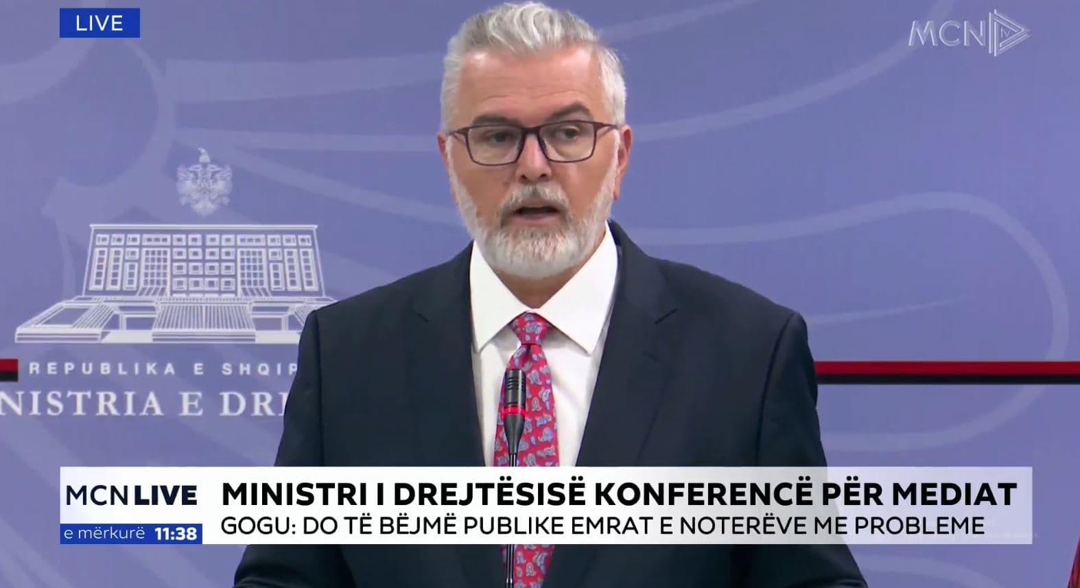 Gogu: Do i bëjmë publik emrat e noterëve që kanë shkelur ligjin
