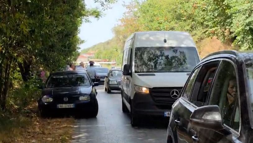 Aksident zinxhir në Fier–Levan, bllokohet përkohësisht qarkullimi