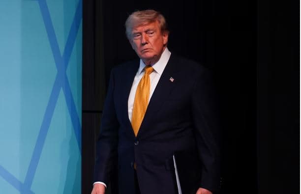 Pak para zgjedhjeve, Trump largon drejtuesit e komisionit të pavarur zgjedhor