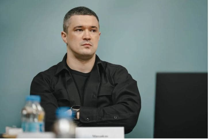 Ukrainë, dorëhiqet ministri i Mbrojtjes 