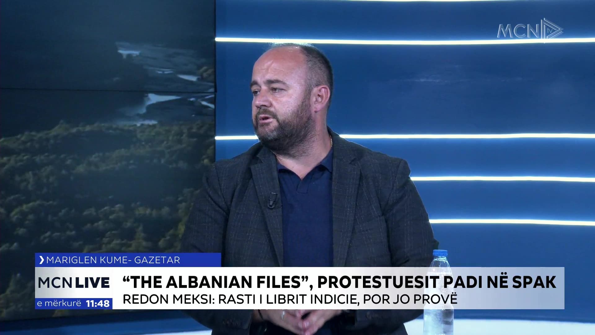 Tensione para Parlamentit/ Kume: Protesta u dha mesazh dhe frikë deputetëve (VIDEO)