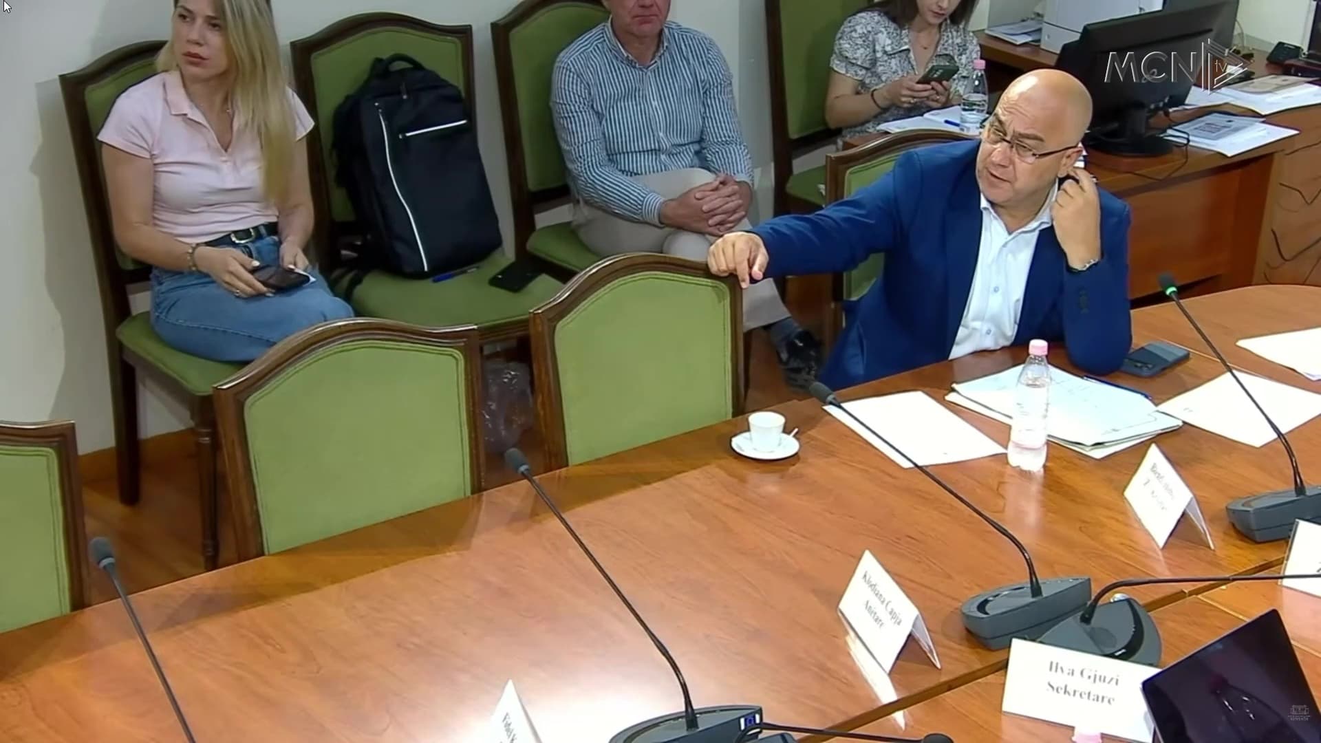 AKEP nuk mbron mjaftueshëm konsumatorët / Sala: Janë marrë masa për uljën e çmimit (VIDEO)