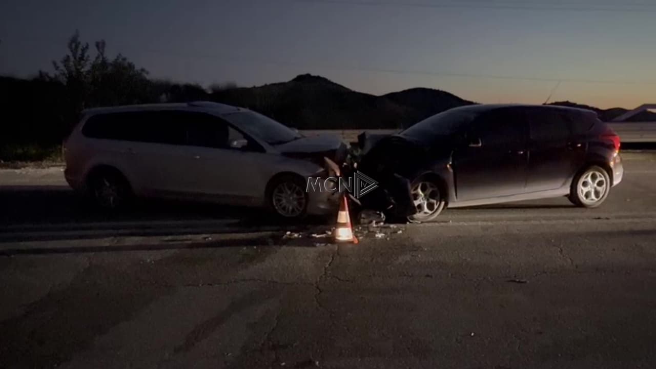 Përplasen kokë më kokë dy automjete në autostradën Levan-Tepelenë, plagosen dy persona