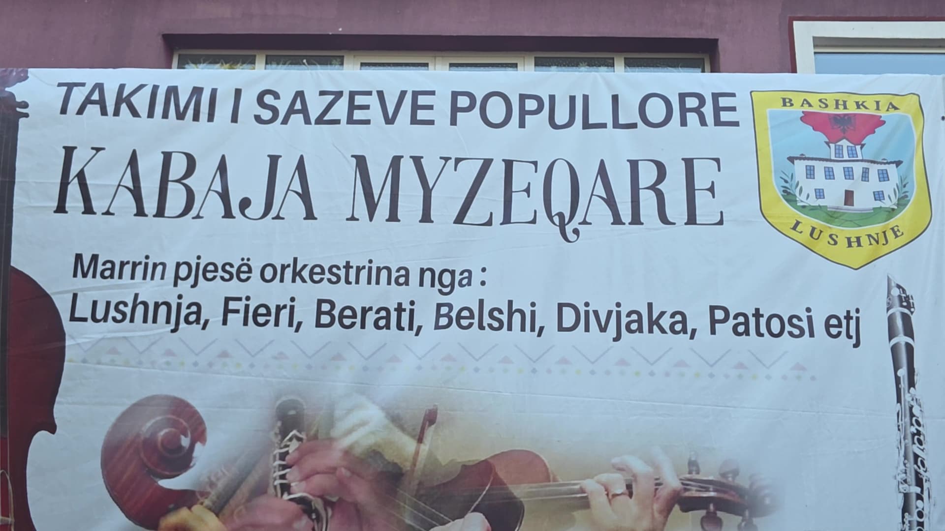         Festivali “Kabaja Myzeqare” rikthen traditën në Krutje, rreth 100 artistë pjesëmarrës në festën e folklorit
