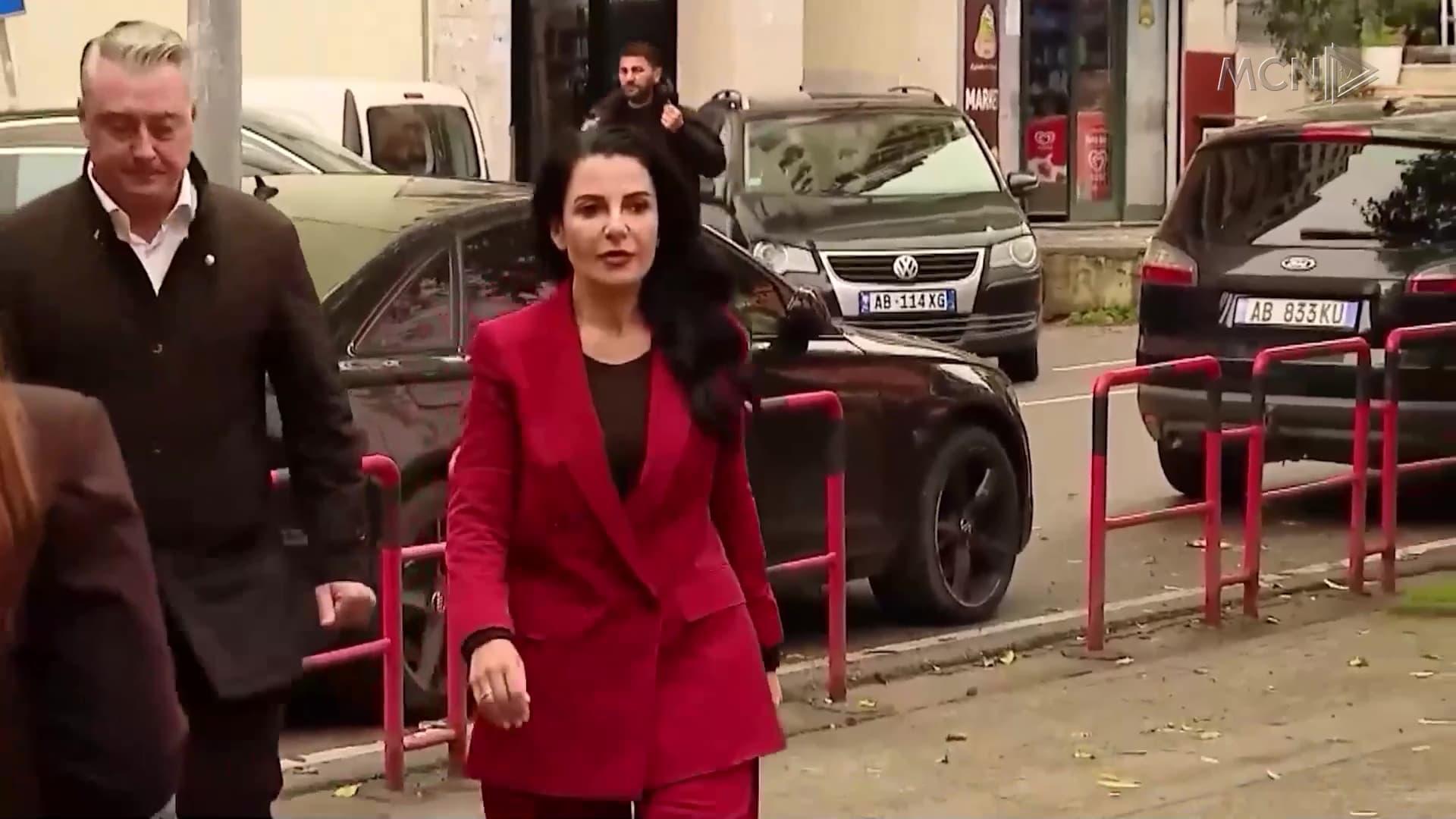 Dosja Balluku, SPAK firmos urdhra kontrolli / BKH zbarkon në zyra e banesa Tiranë dhe Durrës (VIDEO)