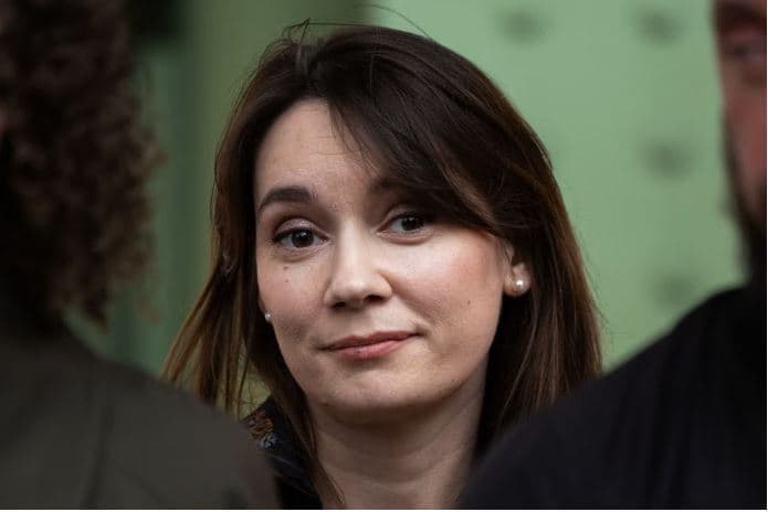 Franca lëshon urdhër dëbimi për yllin televiziv rus Xenia Fedorova