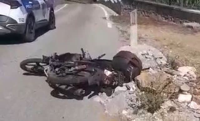 Makina përplas motomjetin në aksin Fushë Arrëz–Fierzë, ndërron jetë në spital 37-vjeçari
