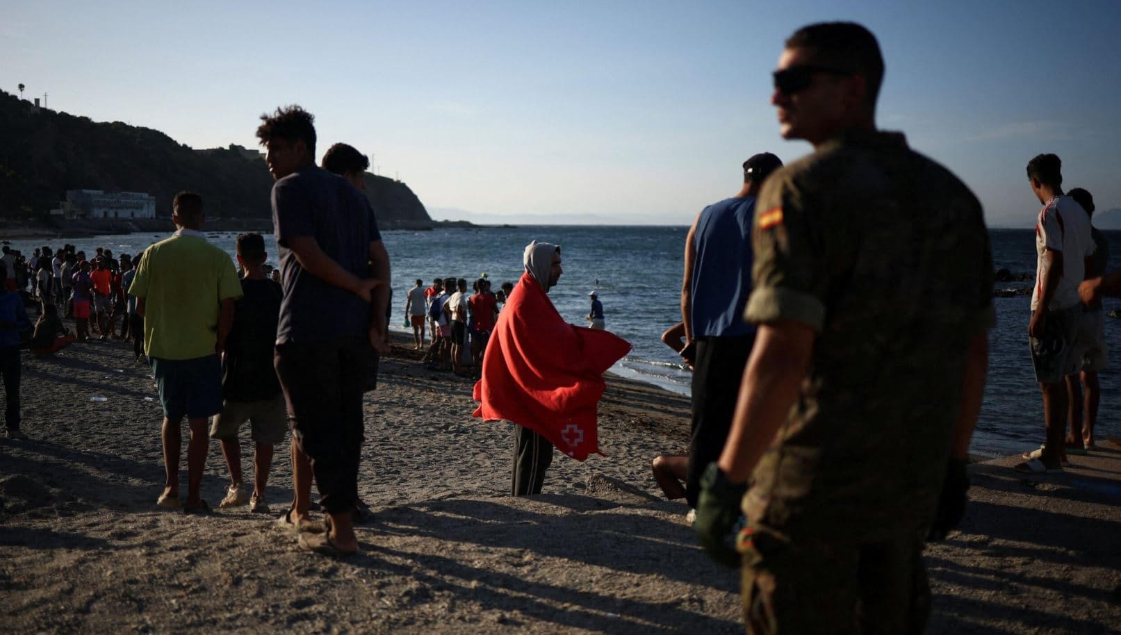 Inteligjenca spanjolle: Maroku lejoi hyrjen masive të emigrantëve në Ceuta