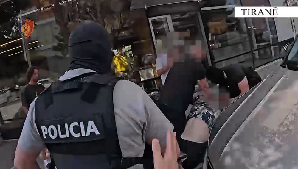 Kanosi një shtetas për t’i marrë para përmes profileve të falsifikuara, arrestohet 24-vjeçari në Tiranë
