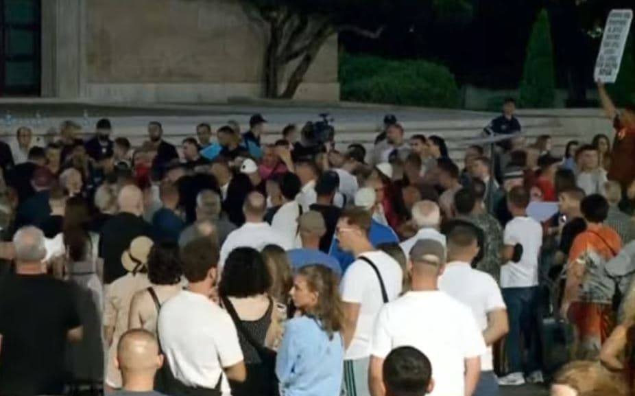 Dita e 65-të e protestës, qytetarët kërkojnë ndryshim qeverie