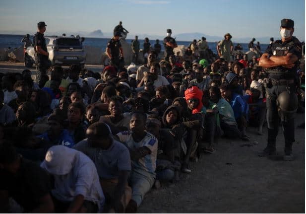 “Sinjal jo i mirë për Evropën”, BE kritikon planin e Spanjës për legalizimin e migrantëve pa dokumente