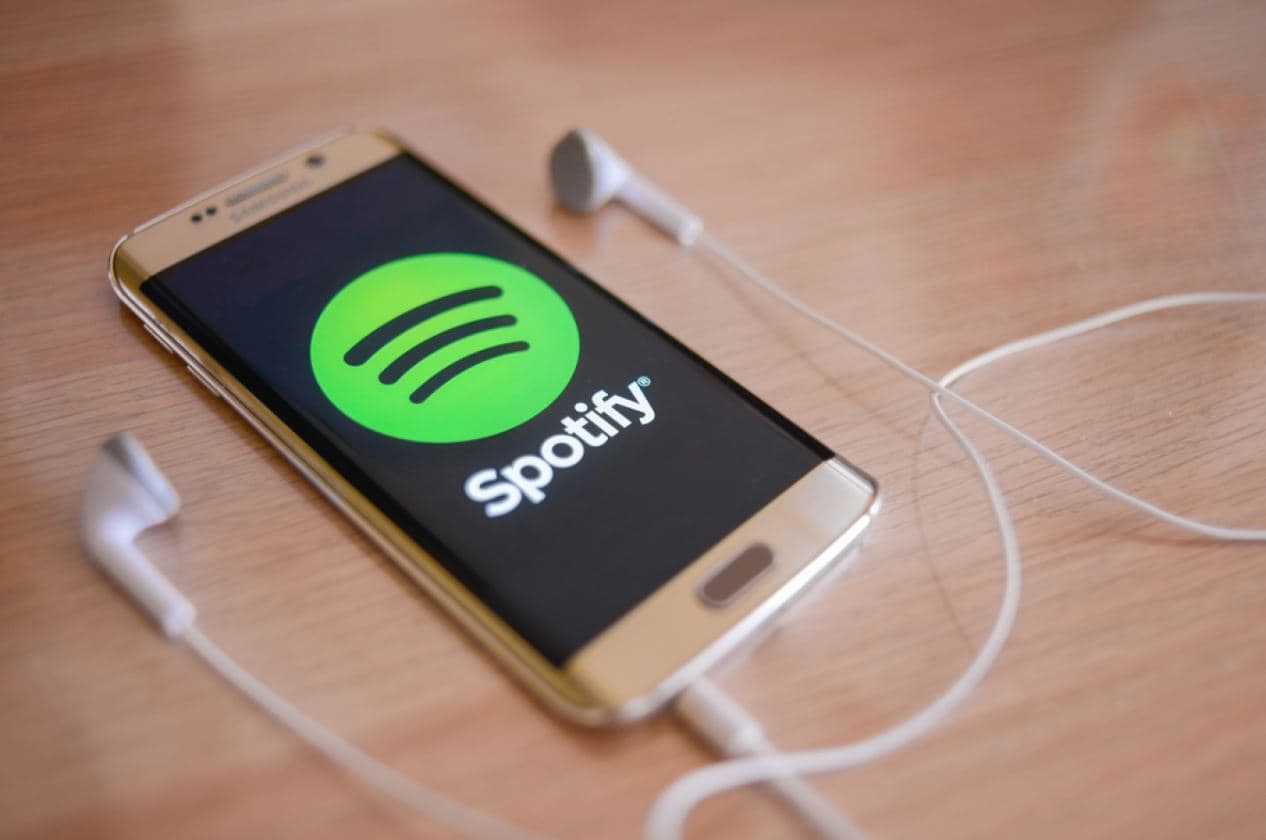 Spotify do të fillojë të “etiketojë” këngët e krijuara nga inteligjenca artificiale