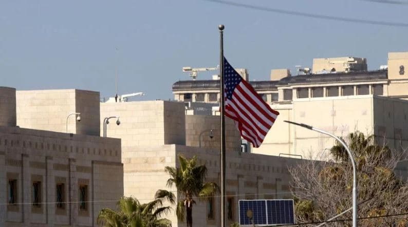 Ambasadat amerikane në Lindjen e Mesme paralajmërojnë qytetarët e vet: Merrni në konsideratë largimin 