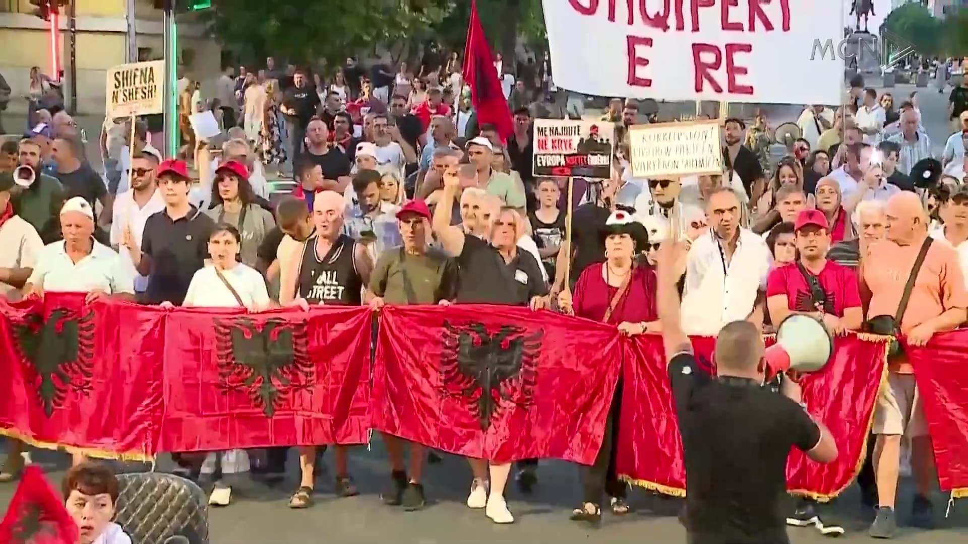 75 ditë në protestë kundër qeverisë / Qytetarët kërkesë SPAK për hetim të klasës politike (VIDEO)