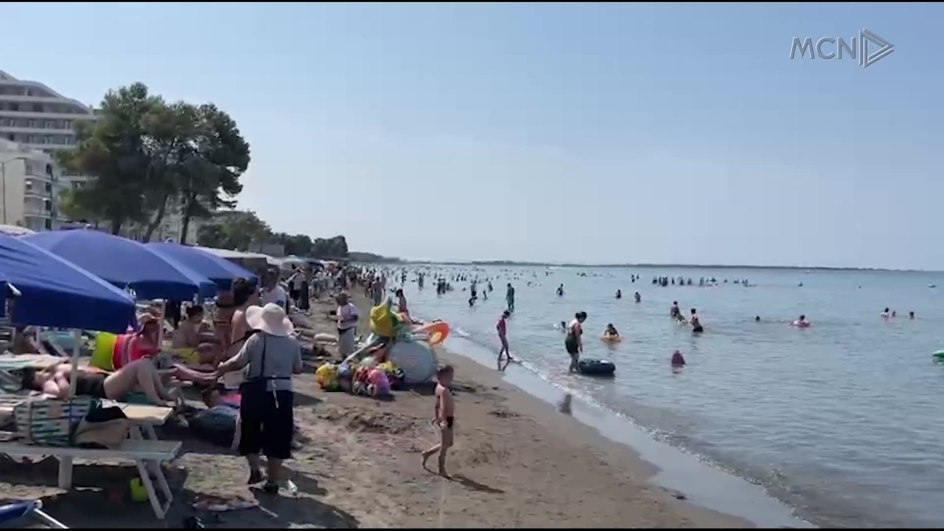 Gushti sjell fluksin në Shëngjin / Pushuesit: Ka hapësirë, plazh të pastër dhe çmime të leverdisshme (VIDEO)