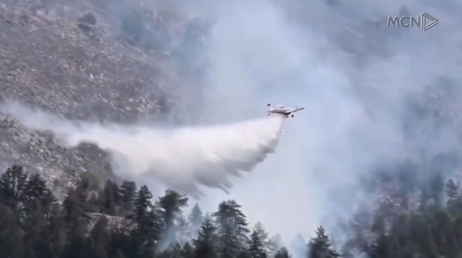 “Shqipëria digjet, qeveria me pushime”/ Berisha: Zjarrfikësit në kushte skandaloze, vatra për të hapur troje (VIDEO)