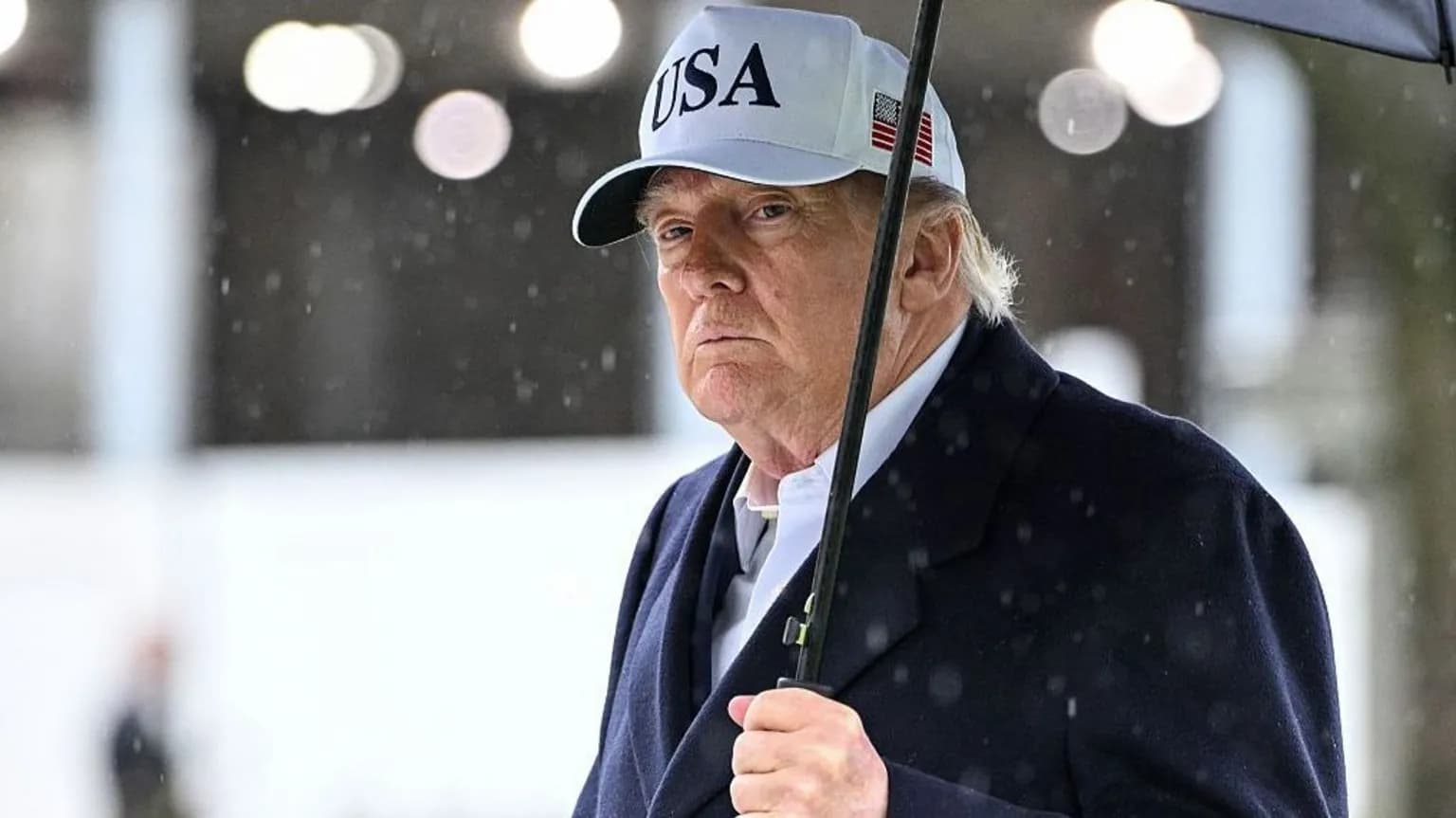 Irani pret përgjigjen zyrtare të SHBA-së pas refuzimit të Trump për rihapjen e Ngushticës së Hormuzit