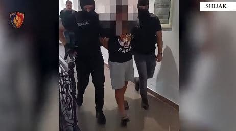 Durrës/ Akuzohet për plagosjen e 3 personave, arrestohet 19-vjeçari i fshehur në Shijak
