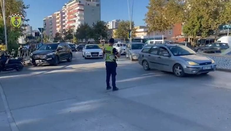 Mbi 2 mijë gjoba në 2 javë në Vlorë, Policia Rrugore bën bilancin: 2 shoferë të arrestuar, 9 të proceduar
