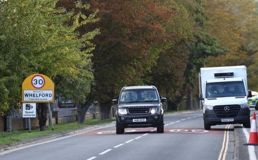 Alarm për eksplozivë pranë bazës amerikane në Britani, evakuohen banorët, disa persona të arrestuar